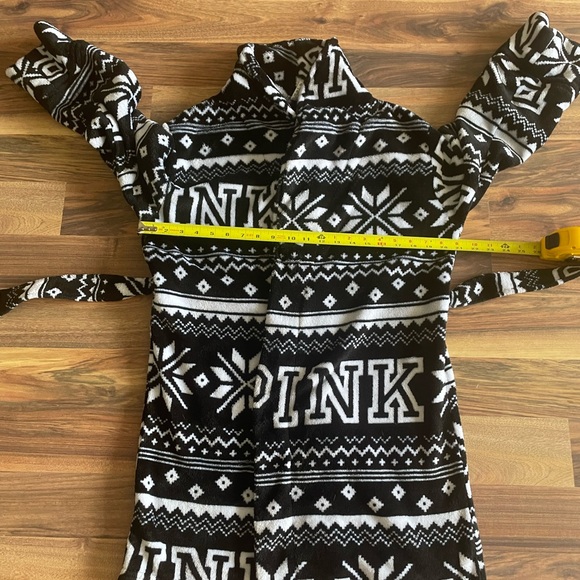 Pink Victoria’s Secret plush robe - Picture 8 of 12